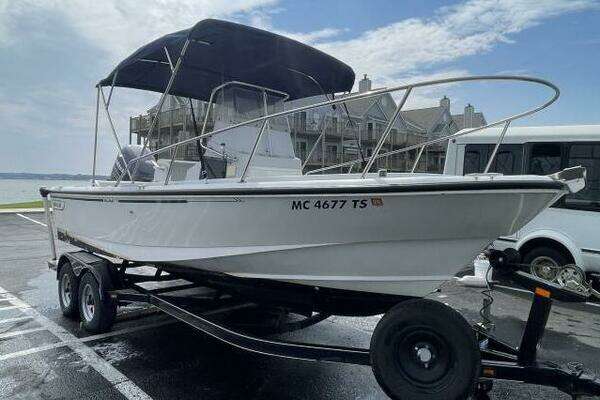 Photo of the 1993 Boston Whaler 21 Outrage