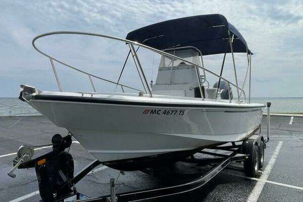 Photo of the 1993 Boston Whaler 21 Outrage