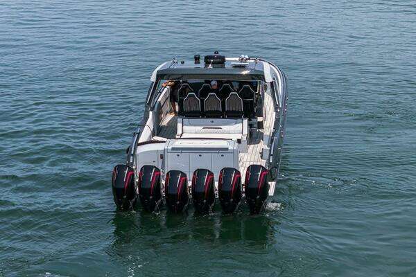 Photo of the 2025 Cigarette 52 THUNDER