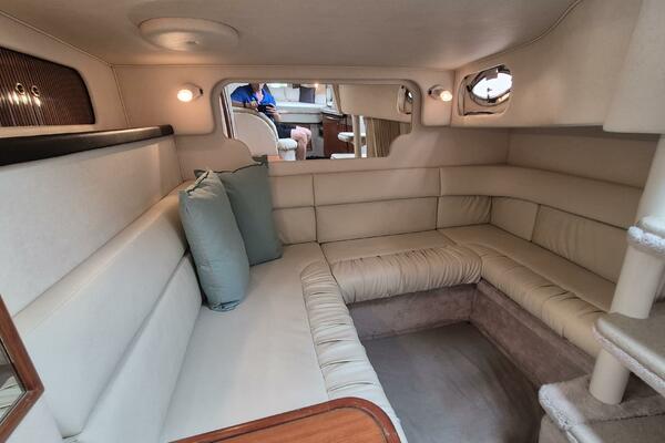 34ft Sea Ray Yacht For Sale