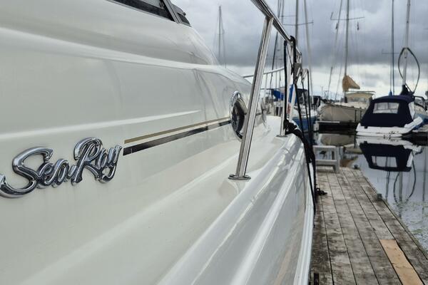 34ft Sea Ray Yacht For Sale