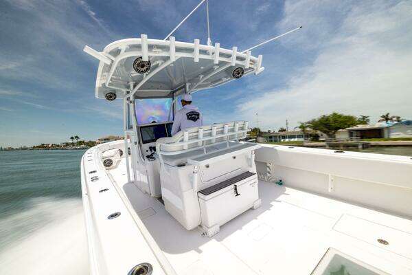 Contender 39 ST Yacht For Sale