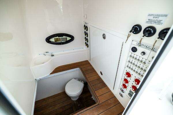 Contender 39 ST Yacht For Sale