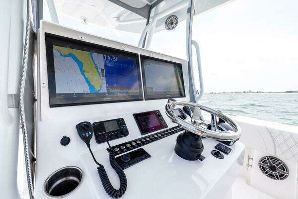 Contender 39 ST Yacht For Sale