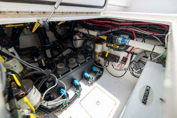 Contender 39 ST Yacht For Sale