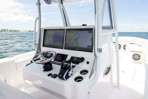 Contender 39 ST Yacht For Sale