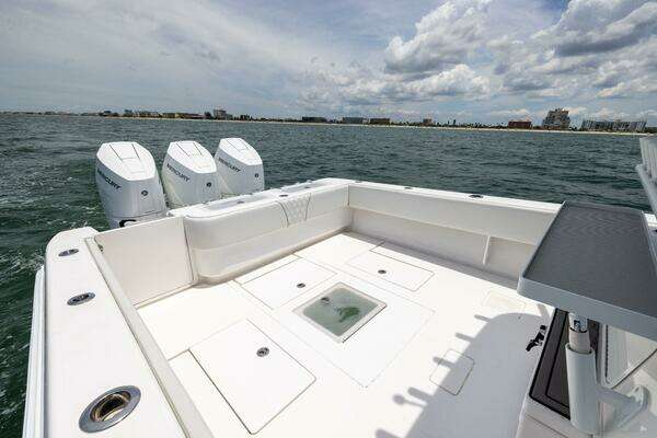Contender 39 ST Yacht For Sale
