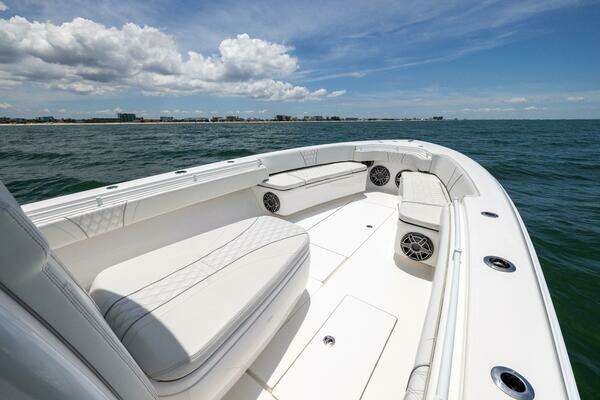 Contender 39 ST Yacht For Sale