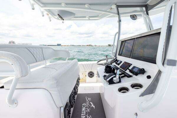 Contender 39 ST Yacht For Sale