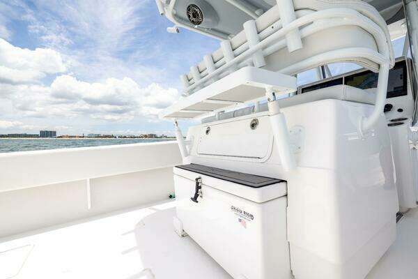 Contender 39 ST Yacht For Sale