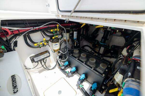 Contender 39 ST Yacht For Sale
