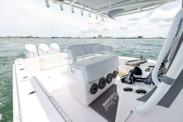 Contender 39 ST Yacht For Sale