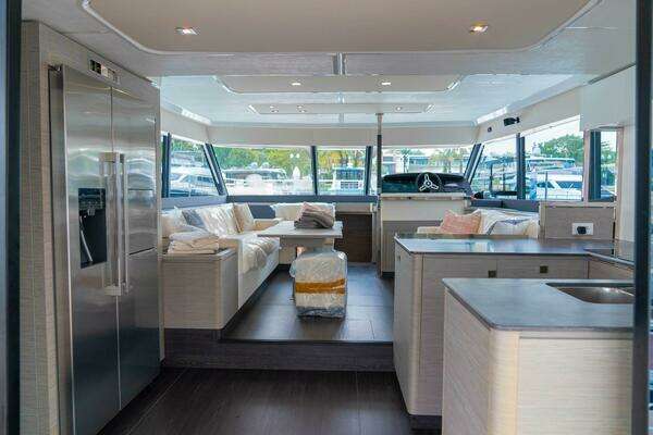 Fountaine Pajot MY6 Yacht For Sale