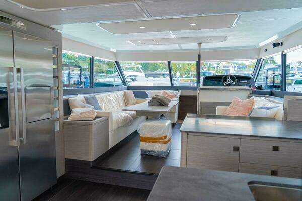 Fountaine Pajot MY6 Yacht For Sale