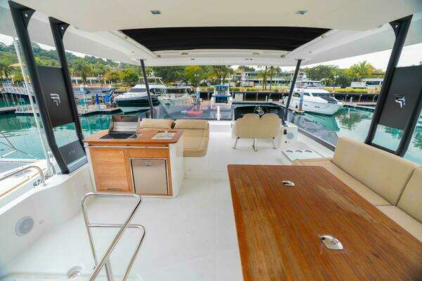 Fountaine Pajot MY6 Yacht For Sale