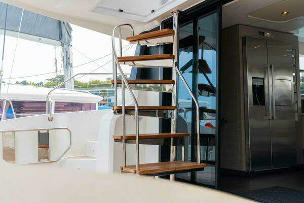 Fountaine Pajot MY6 Yacht For Sale