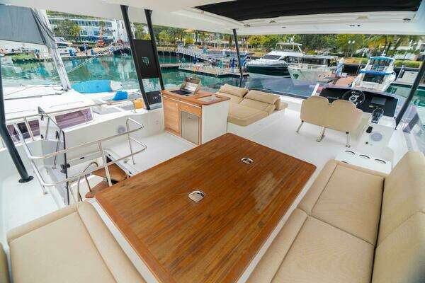 Fountaine Pajot MY6 Yacht For Sale