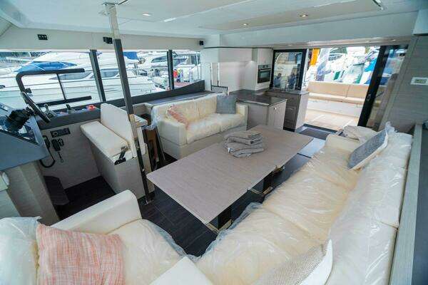 Fountaine Pajot MY6 Yacht For Sale