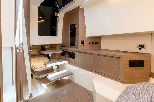 Pardo Yachts 38 Yacht For Sale