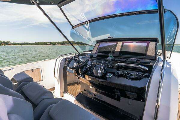 Pardo Yachts 38 Yacht For Sale