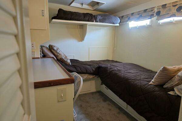 Chris-Craft Roamer 60 Yacht For Sale