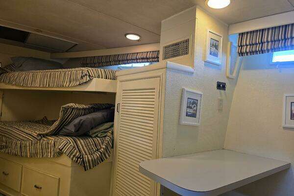 Chris-Craft Roamer 60 Yacht For Sale