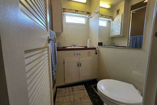 Chris-Craft Roamer 60 Yacht For Sale
