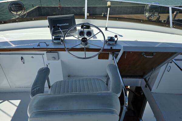 Chris-Craft Roamer 60 Yacht For Sale