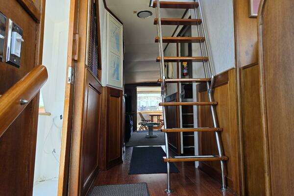 Chris-Craft Roamer 60 Yacht For Sale