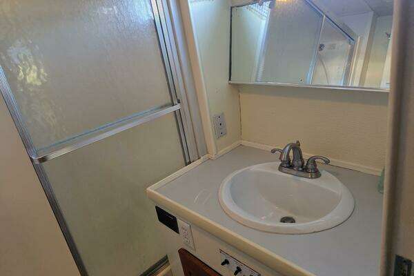 Chris-Craft Roamer 60 Yacht For Sale