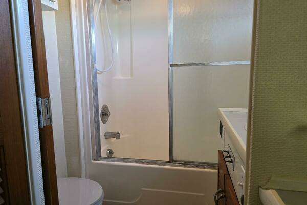 Chris-Craft Roamer 60 Yacht For Sale