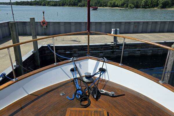 Chris-Craft Roamer 60 Yacht For Sale