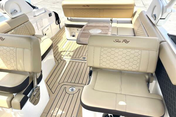 25ft Sea Ray Yacht For Sale