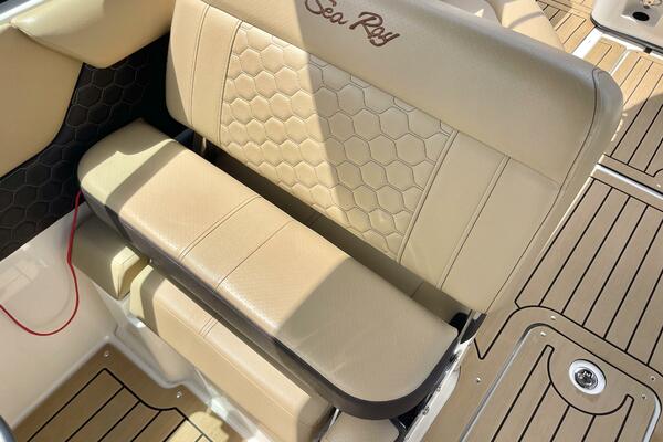 25ft Sea Ray Yacht For Sale