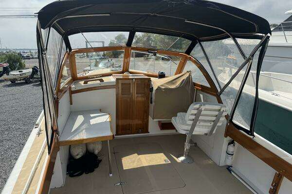 Photo of the 1984 Surf-Hunter Surfhunter 25 "Wahine"