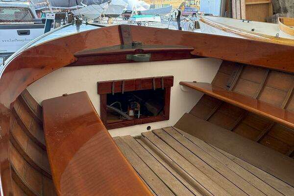 Photo of the 1939 Herreshoff H 12.5 "Daisy ex. Normandie"