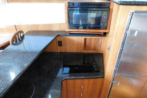Carver 44 CPMY Yacht For Sale
