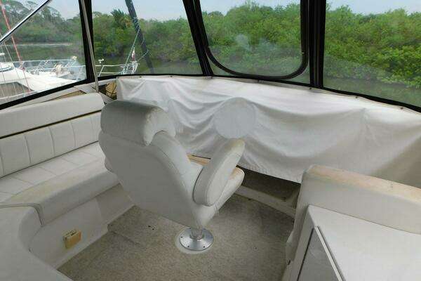 Carver 44 CPMY Yacht For Sale