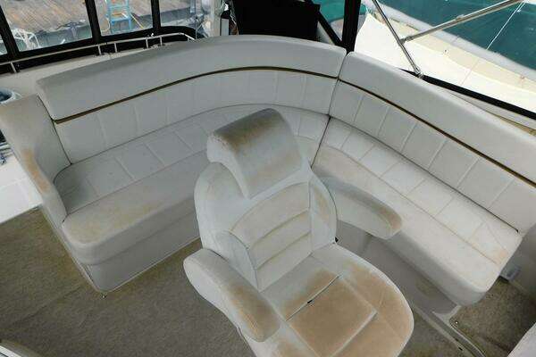 Carver 44 CPMY Yacht For Sale