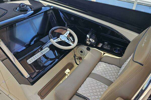 2022 Chris-Craft 35