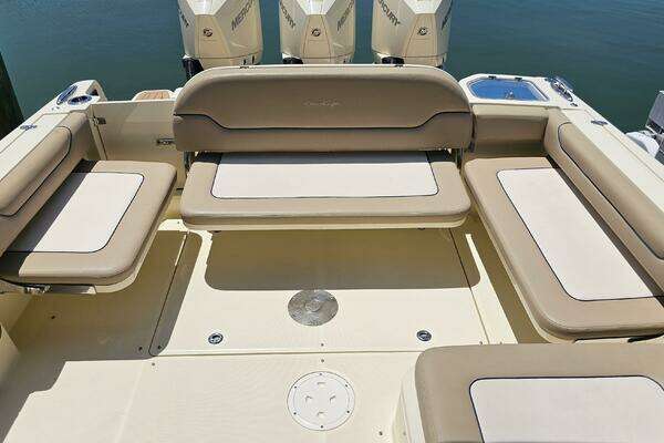 2022 Chris-Craft 35