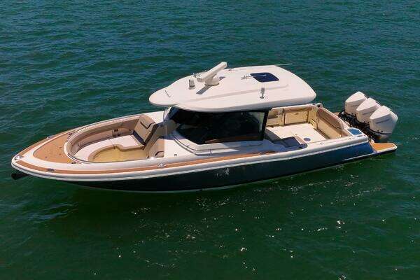 2022 Chris-Craft 35