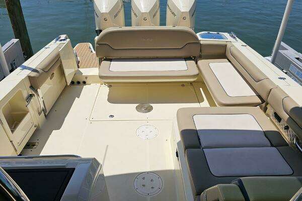 2022 Chris-Craft 35