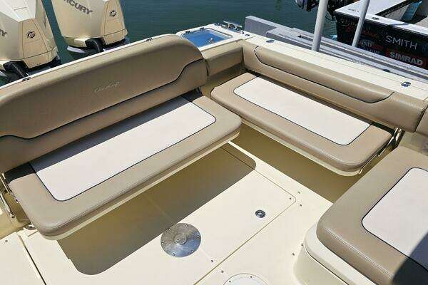 2022 Chris-Craft 35
