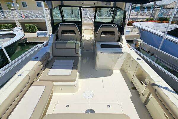 2022 Chris-Craft 35