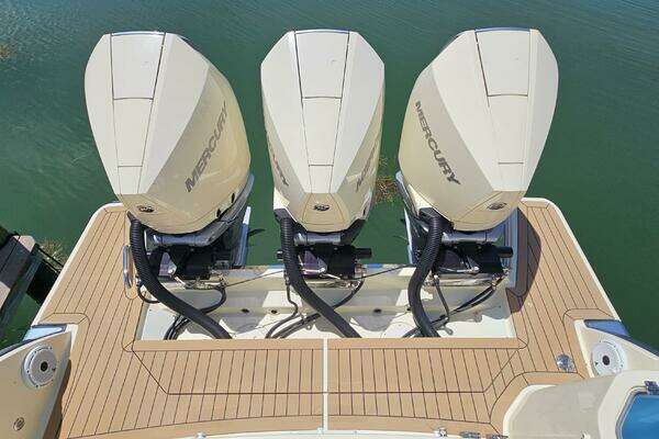 2022 Chris-Craft 35
