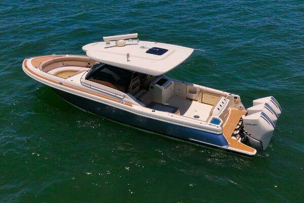 2022 Chris-Craft 35