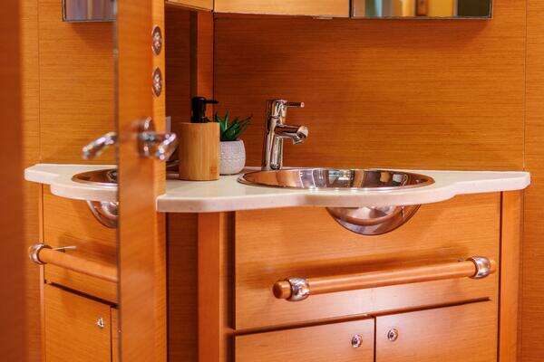 Lagoon 500 Yacht For Sale