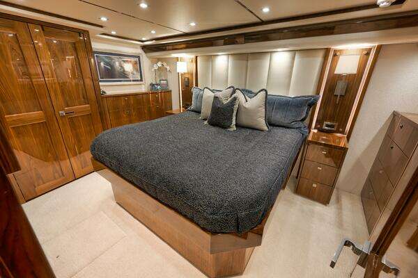 Viking Sky Bridge Yacht For Sale