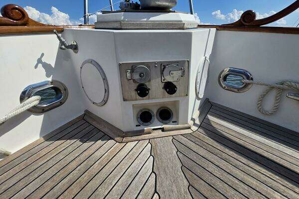 Grand Banks 42 Classic Yacht For Sale
